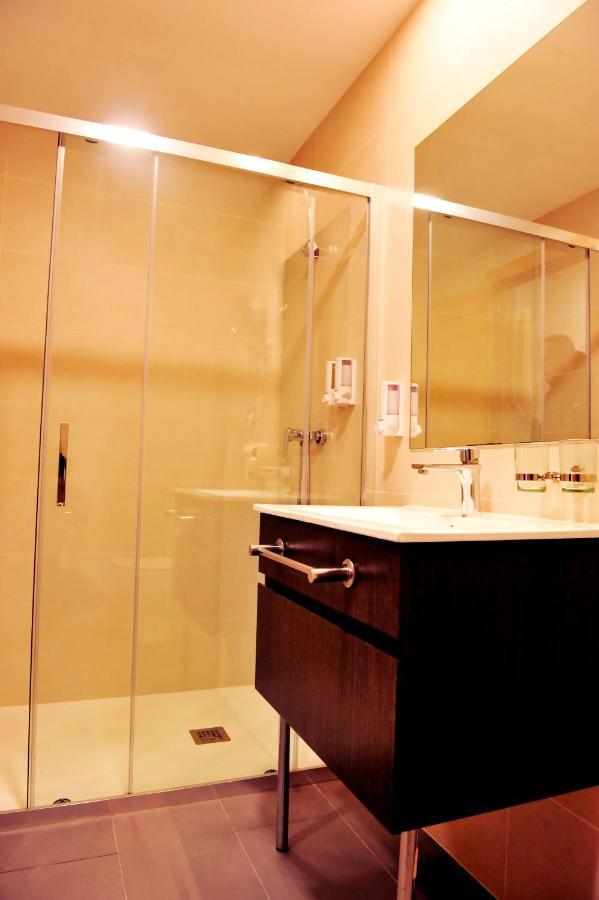 6 Bis Hotel كاستيلديفيلس المظهر الخارجي الصورة