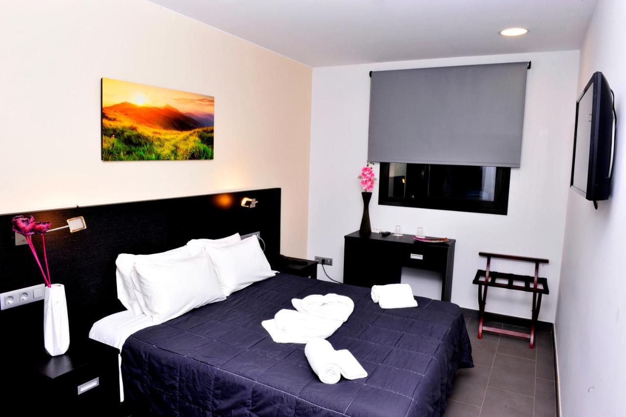6 Bis Hotel كاستيلديفيلس المظهر الخارجي الصورة