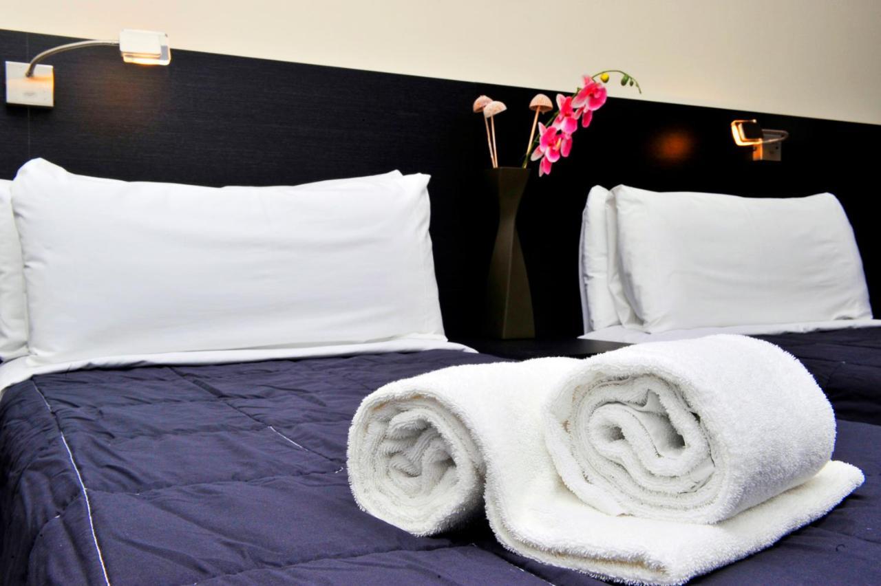 6 Bis Hotel كاستيلديفيلس المظهر الخارجي الصورة