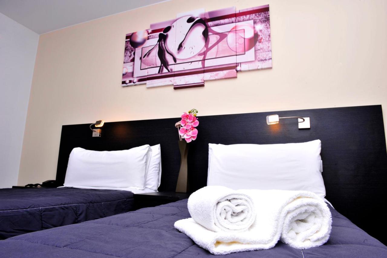 6 Bis Hotel كاستيلديفيلس المظهر الخارجي الصورة
