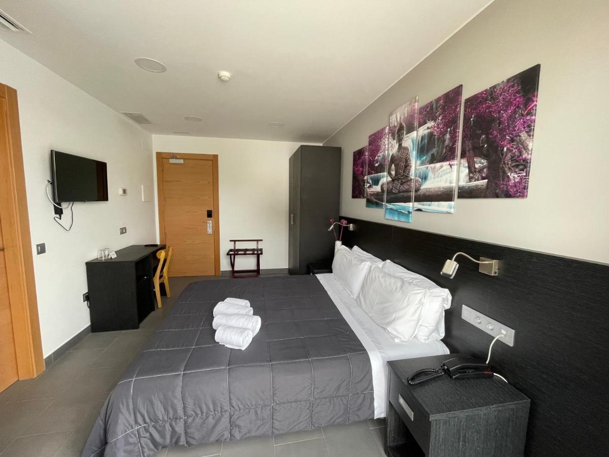 6 Bis Hotel كاستيلديفيلس المظهر الخارجي الصورة
