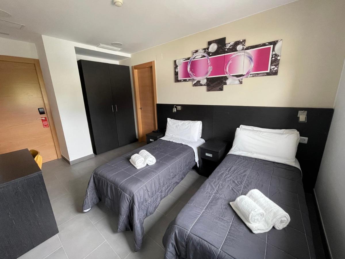 6 Bis Hotel كاستيلديفيلس المظهر الخارجي الصورة