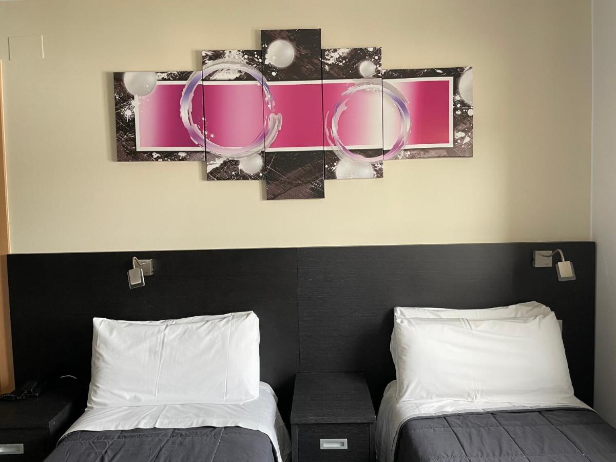 6 Bis Hotel كاستيلديفيلس المظهر الخارجي الصورة