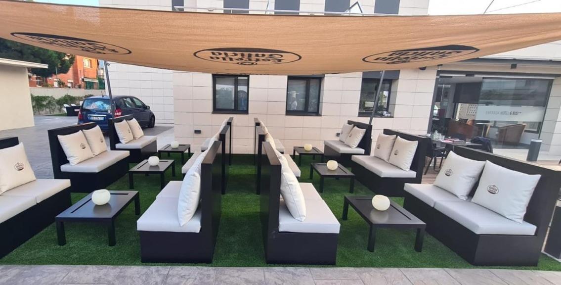 6 Bis Hotel كاستيلديفيلس المظهر الخارجي الصورة