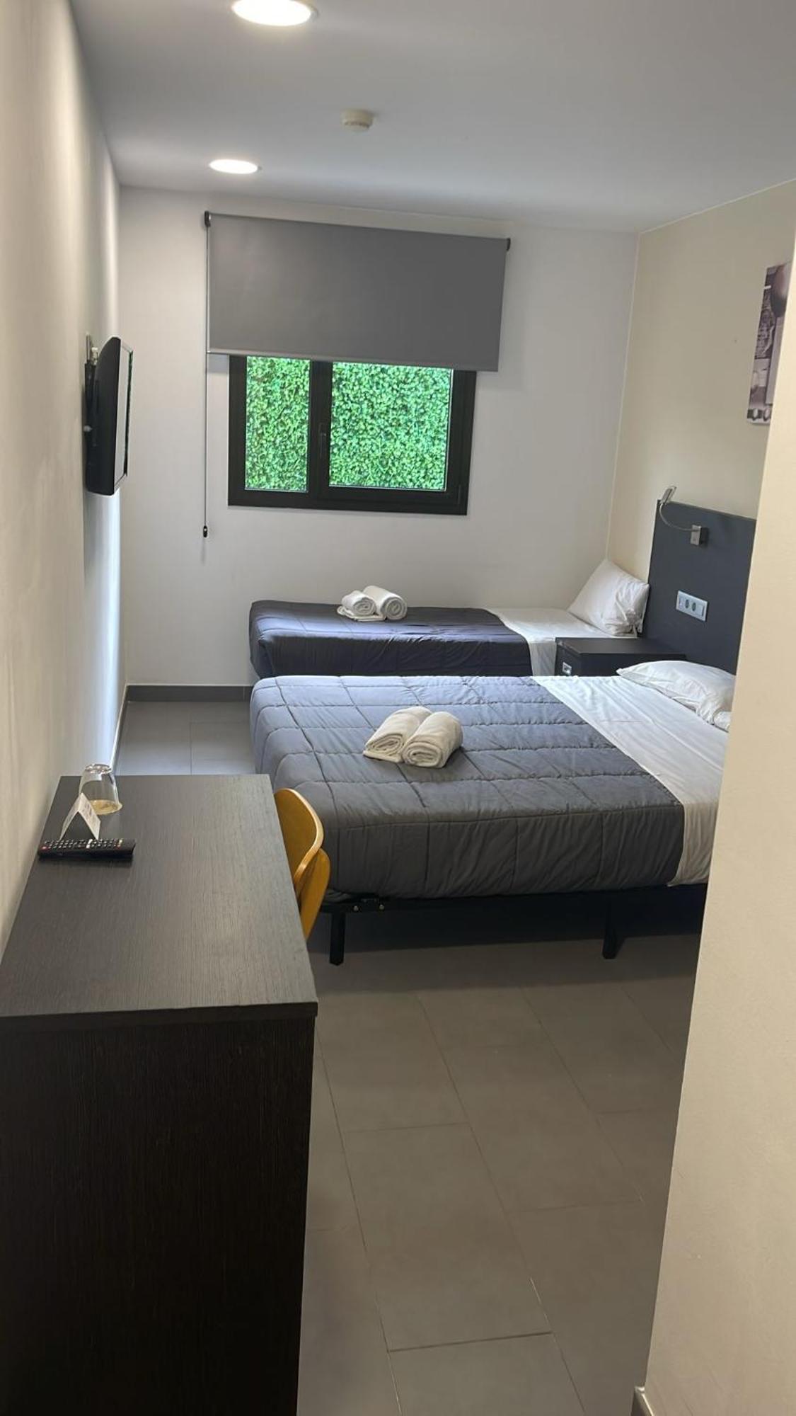 6 Bis Hotel كاستيلديفيلس المظهر الخارجي الصورة