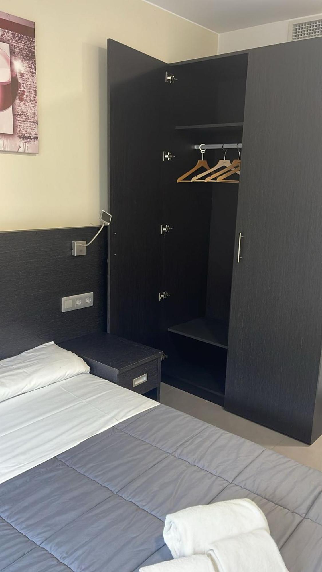 6 Bis Hotel كاستيلديفيلس المظهر الخارجي الصورة